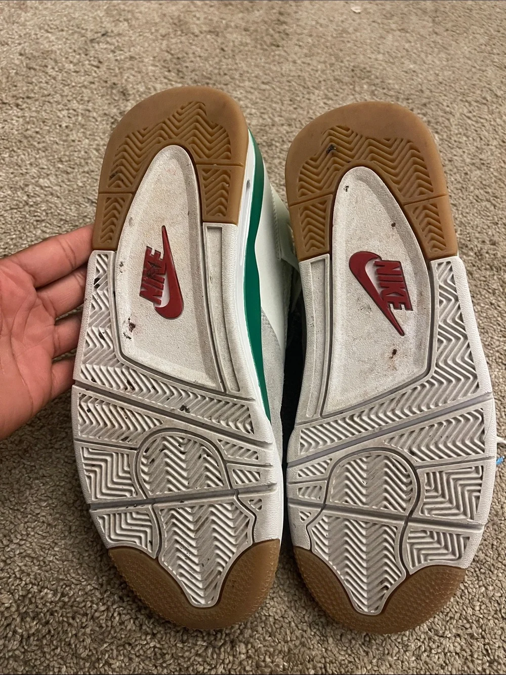 Nike SB x Air Jordan 4 Retro “Pine Green”